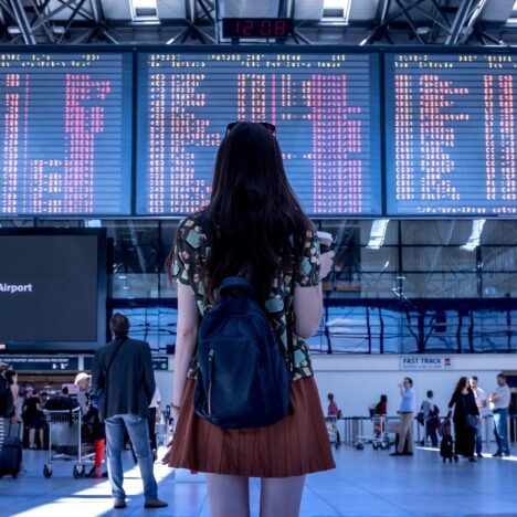 How to choose a bank card ideal for traveling